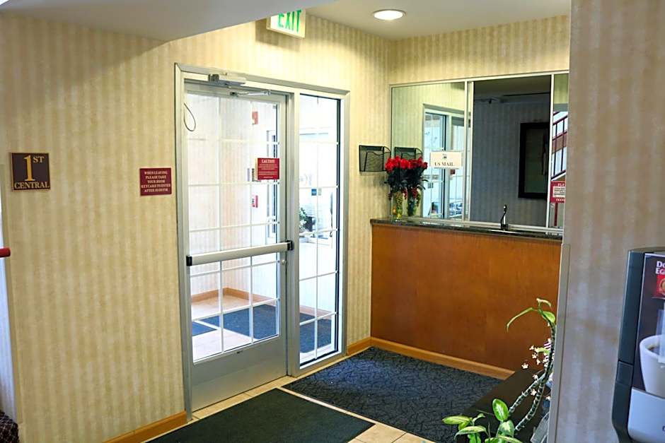 Hometown Inn & Suites