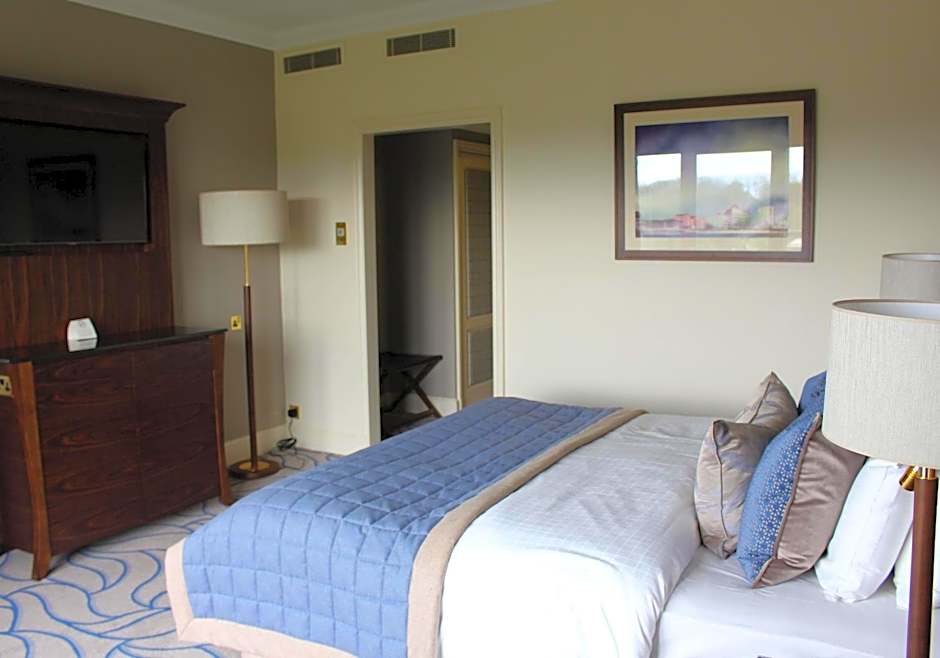 Photo 1 of 4 of Resort
