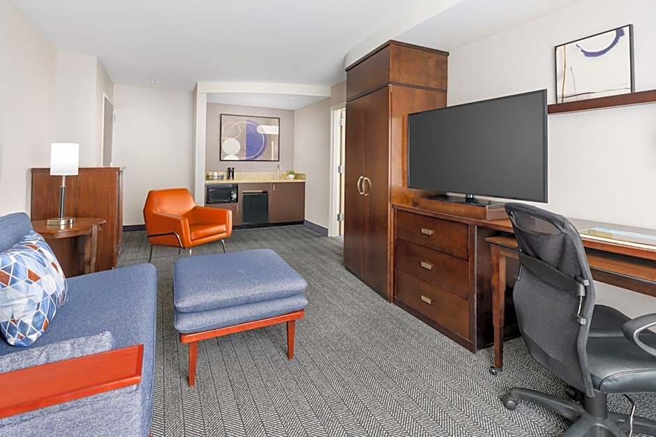 Courtyard by Marriott Keene Downtown
