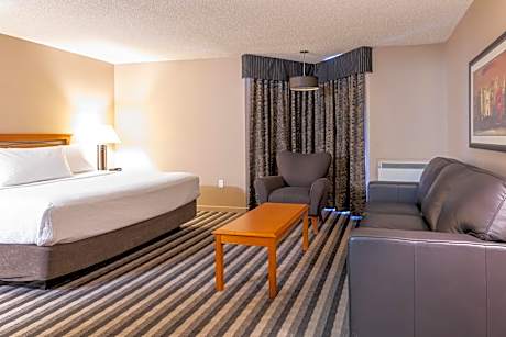 King Studio Suite - Non-Smoking