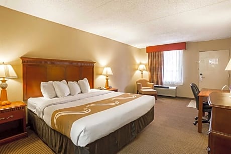 1 King Bed, Nonsmoking