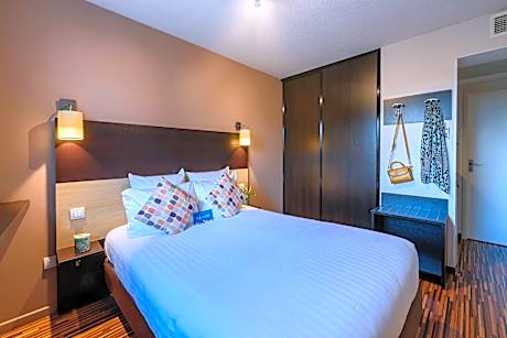 1 Double Bed Nonsmoking Studio