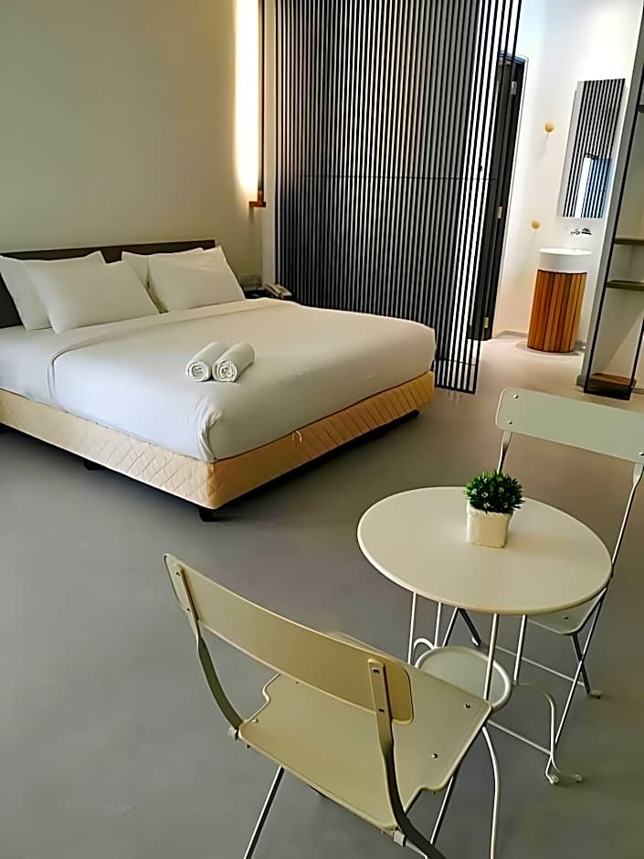 T+ PREMIUM HOTEL