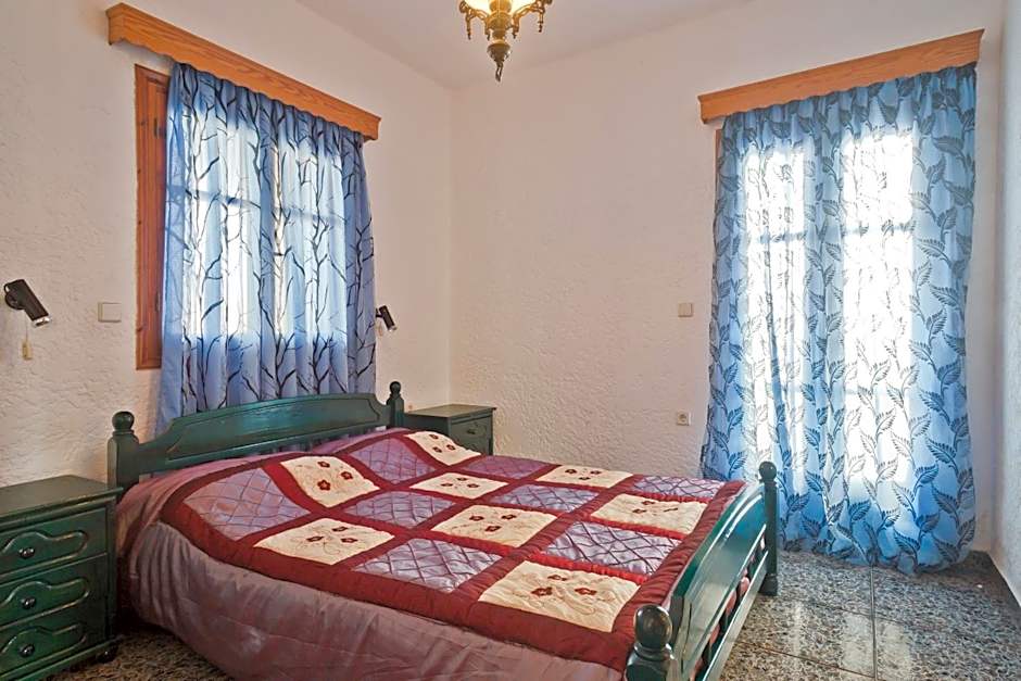 Montemar Studios & Apartments