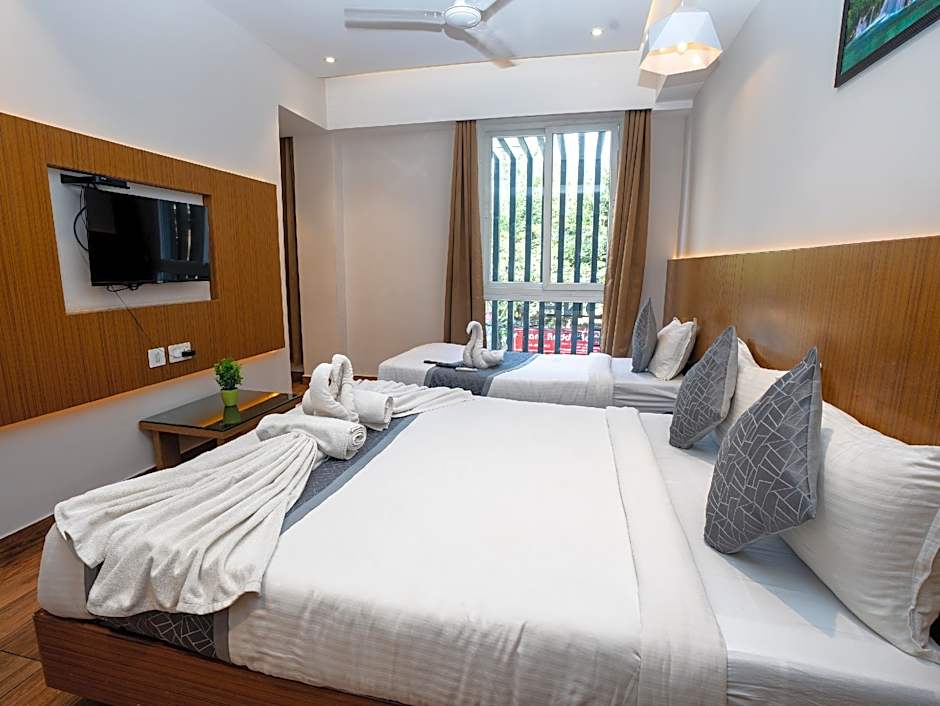 Photo 1 of 6 of Platinum 3 Beds