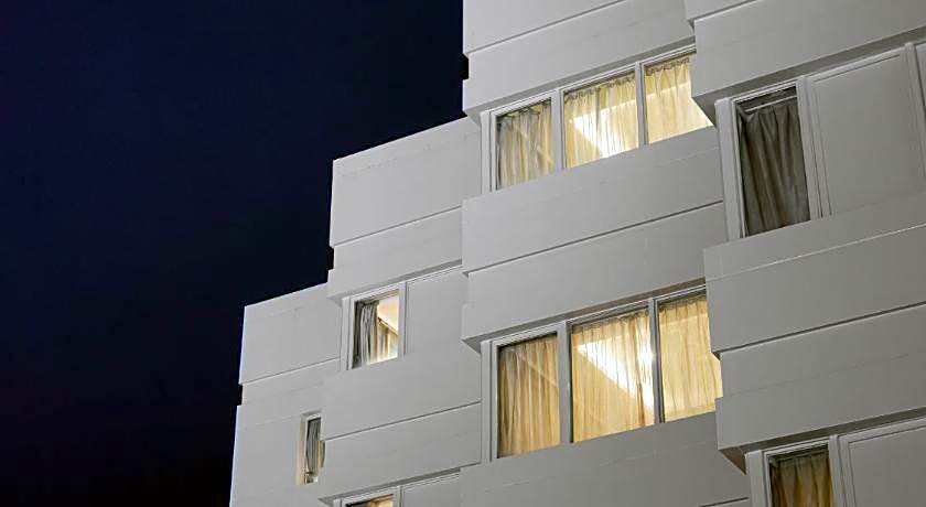 West Hotel