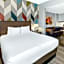 La Quinta Inn & Suites by Wyndham Tulsa Downtown - Route 66