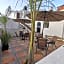 Hotel Jardín Cantador