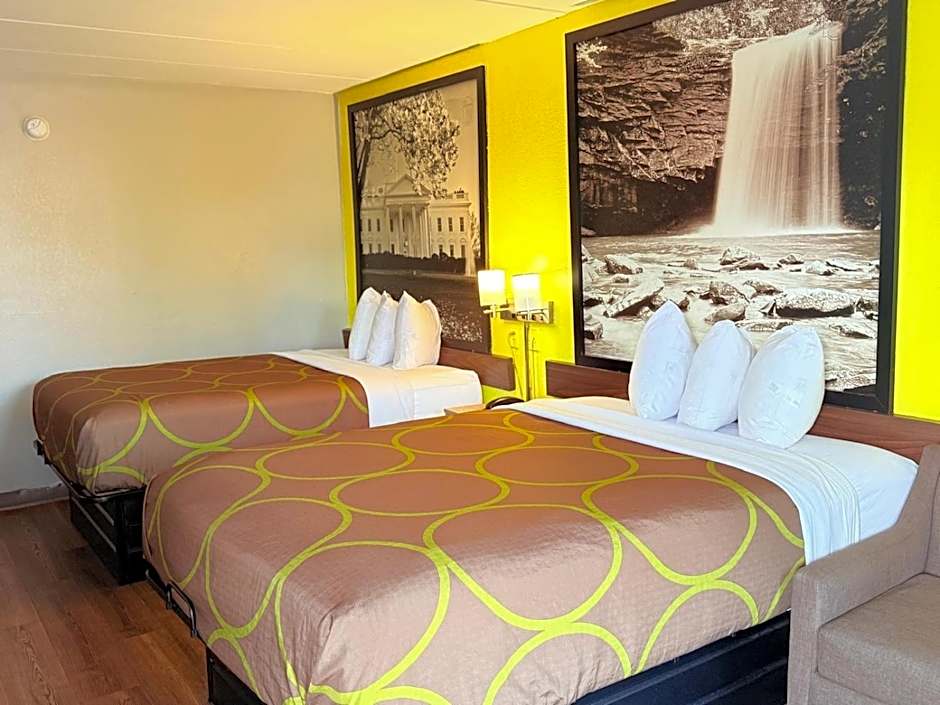 Super 8 by Wyndham Manassas