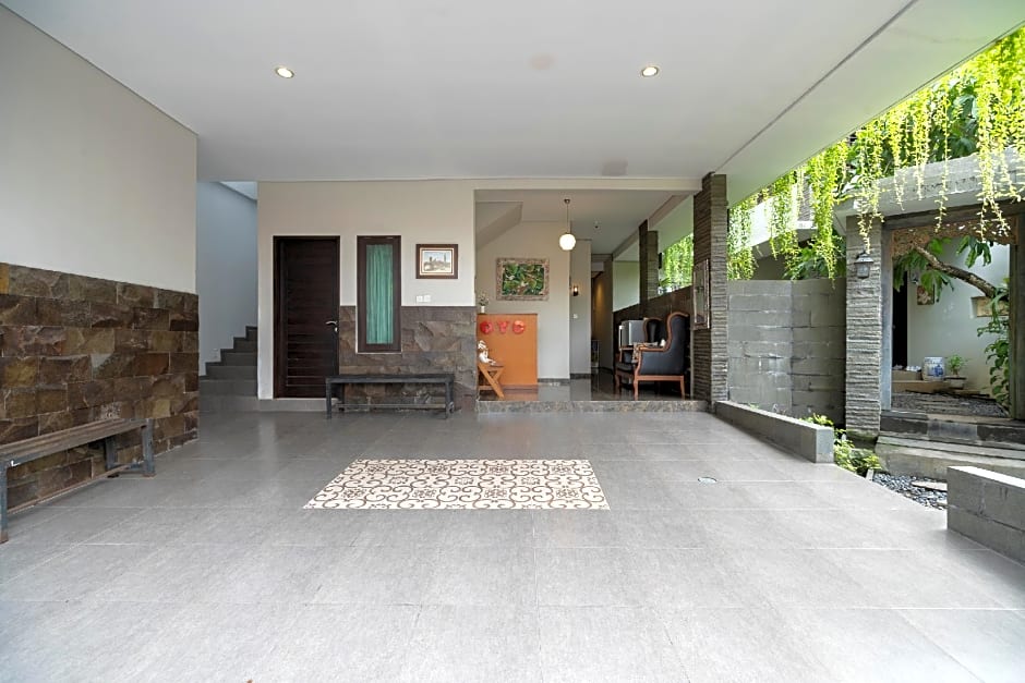 OYO 2438 D'Tamblingan Guesthouse