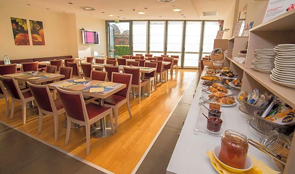 Best Western Palace Inn Hotel