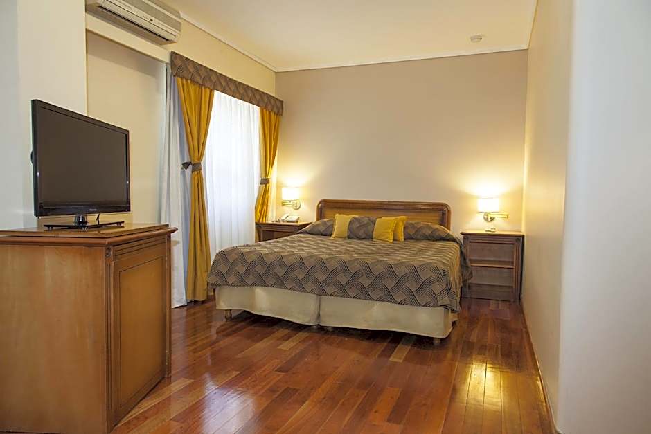 Tritone Hotel