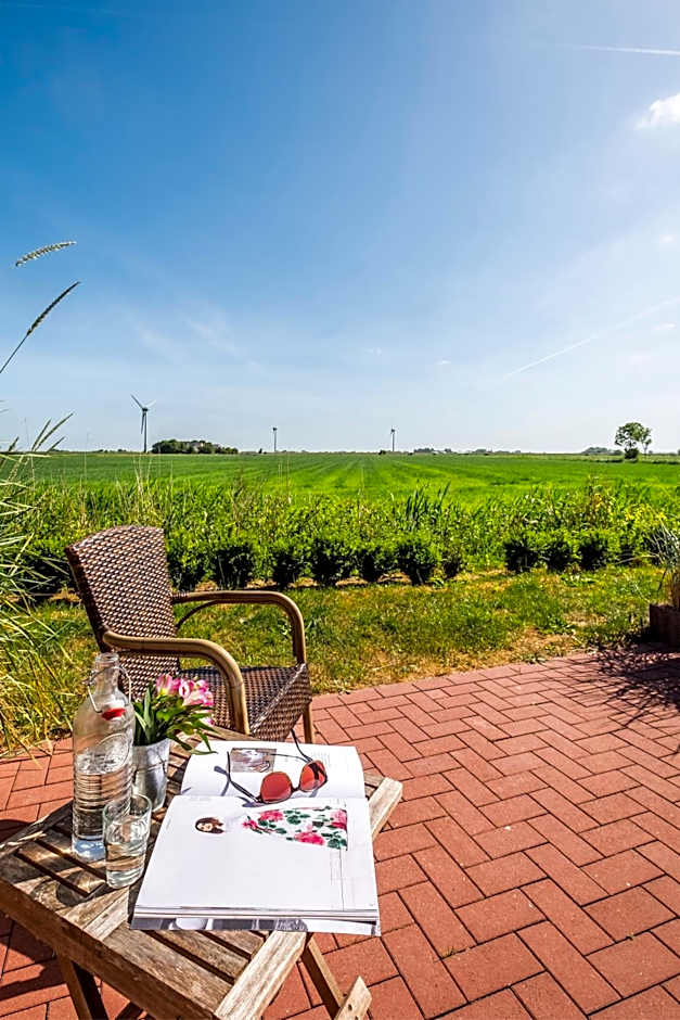 Hotel Pharisäerhof - DAS Hundehotel auf Nordstrand mit Restaurant und Café