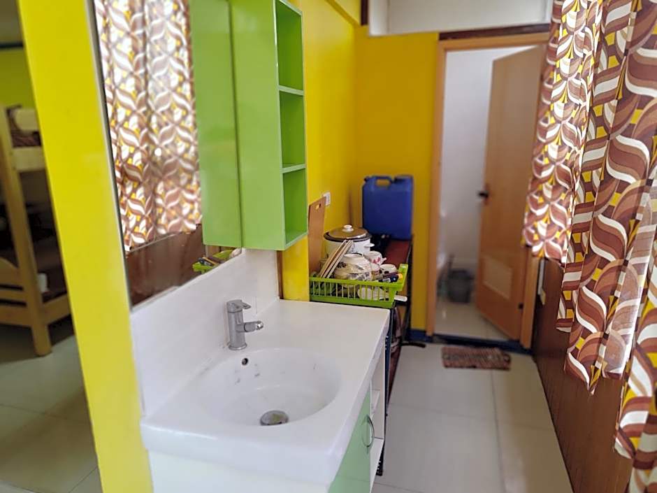 Zenmist Properties- Backpackers Haven