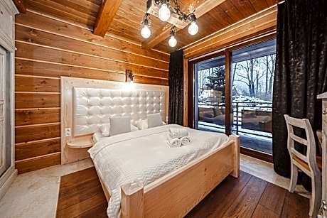Apartment with Mountain View