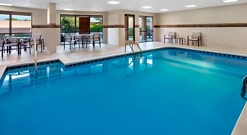 Courtyard by Marriott Bowling Green Convention Center