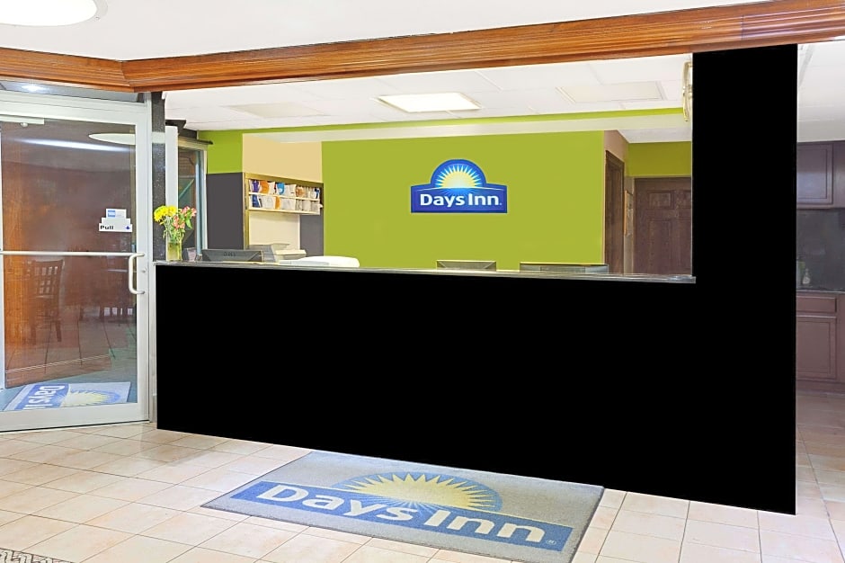 Days Inn by Wyndham Elk Grove Village Chicago