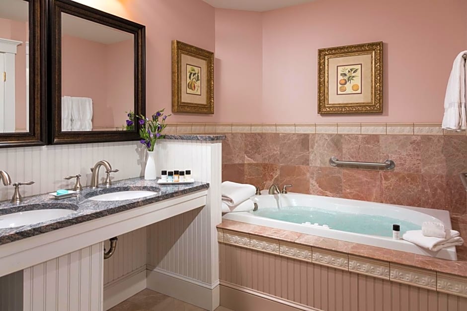 Grand Harbor Inn