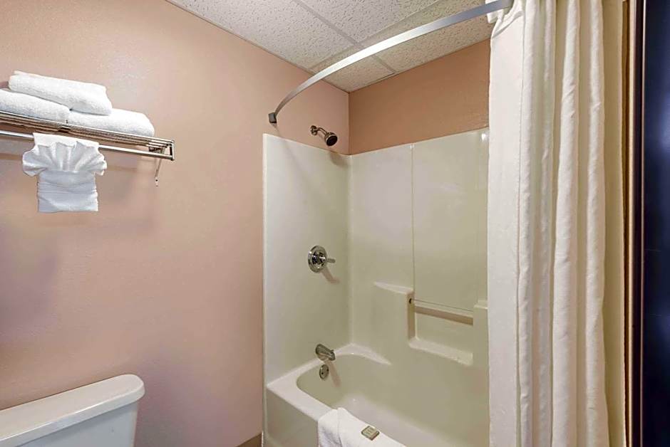 Super 8 by Wyndham Winfield-Quail Ridge Area