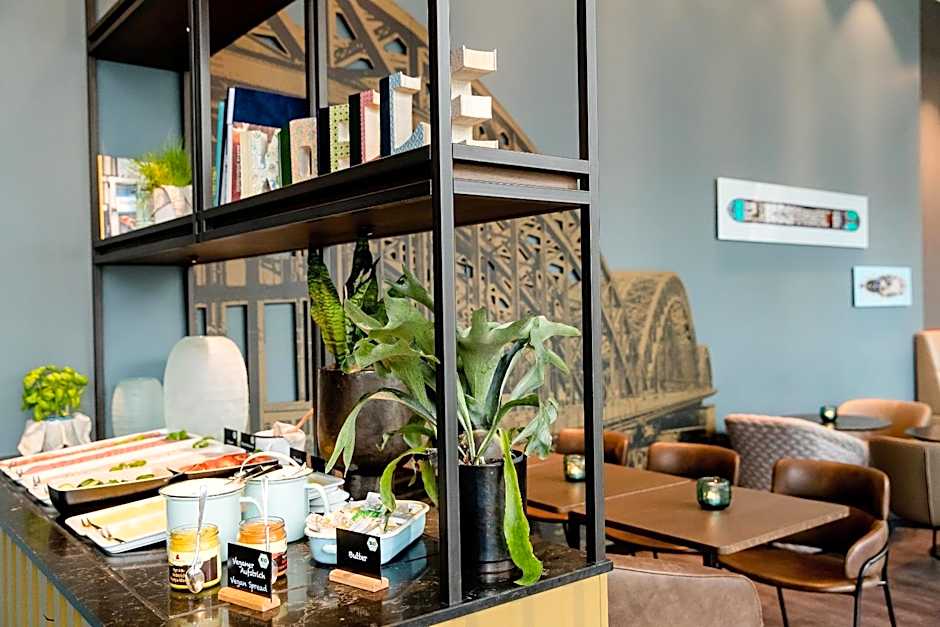 Motel One Köln-Altstadt