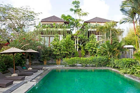 Aqua Octaviana Bali Villa