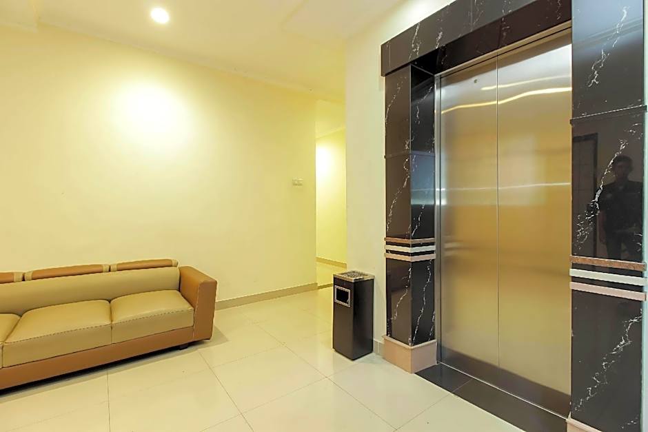 RedDoorz Plus @ Paal 2 Manado