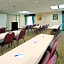 Holiday Inn Express Hotel & Suites Charleston-Southridge