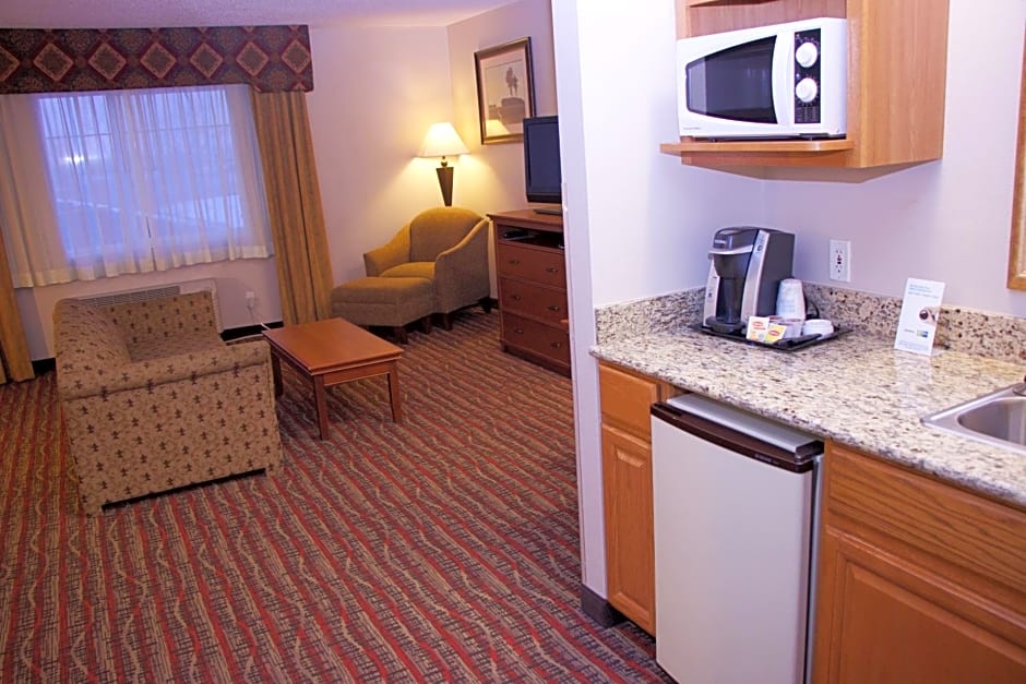 Holiday Inn Express Hotel & Suites Pierre-Fort Pierre, an IHG Hotel