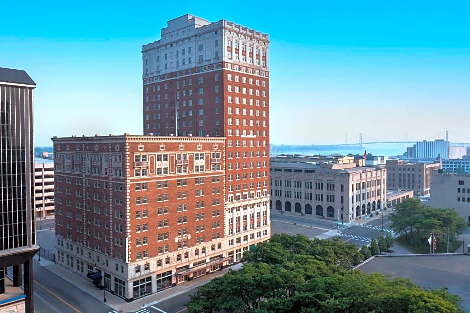 DoubleTree Suites by Hilton Hotel Detroit Downtown - Fort Shelby