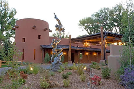 El Monte Sagrado Resort & Spa