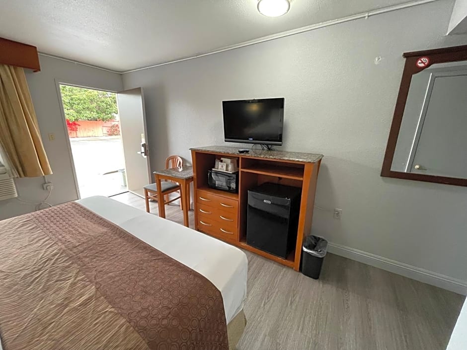 Pacific Inn