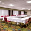 Holiday Inn Hotel & Suites Warren by IHG