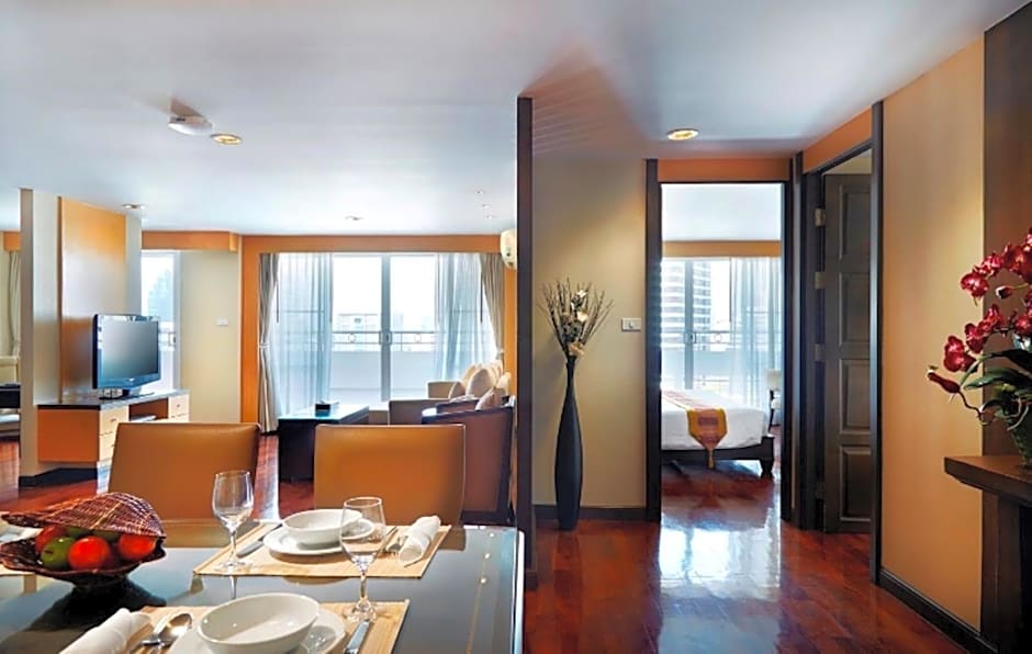 S.M. GRANDE RESIDENCE