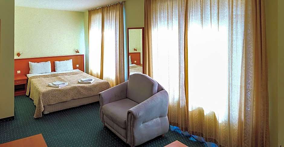 Dionis Hotel