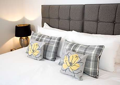 Luxury Two-Bedroom Apartment