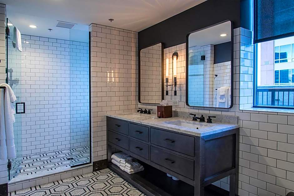 Hotel Theodore Seattle Downtown, Tapestry by Hilton