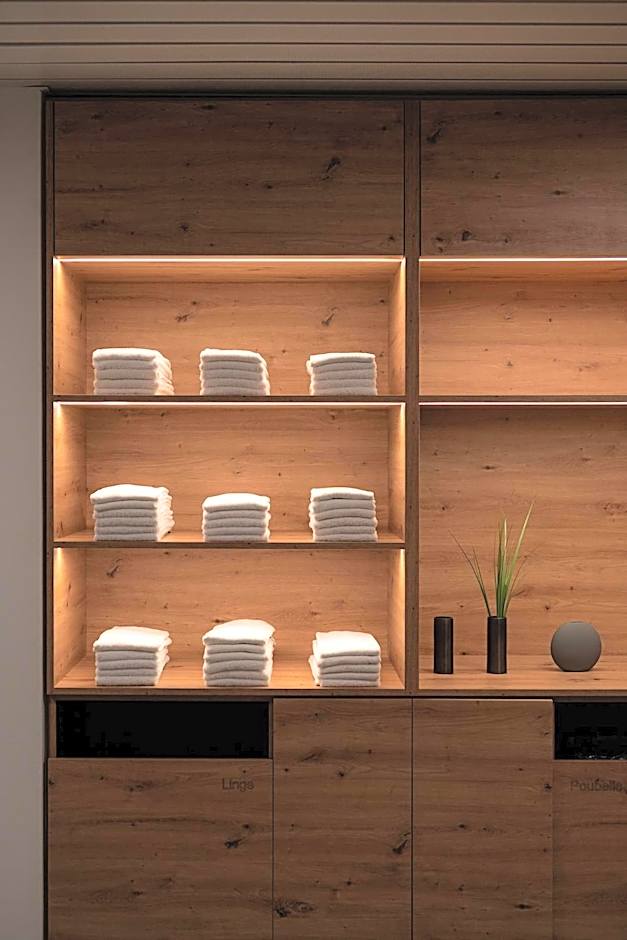 Victoria Hotel & Residence