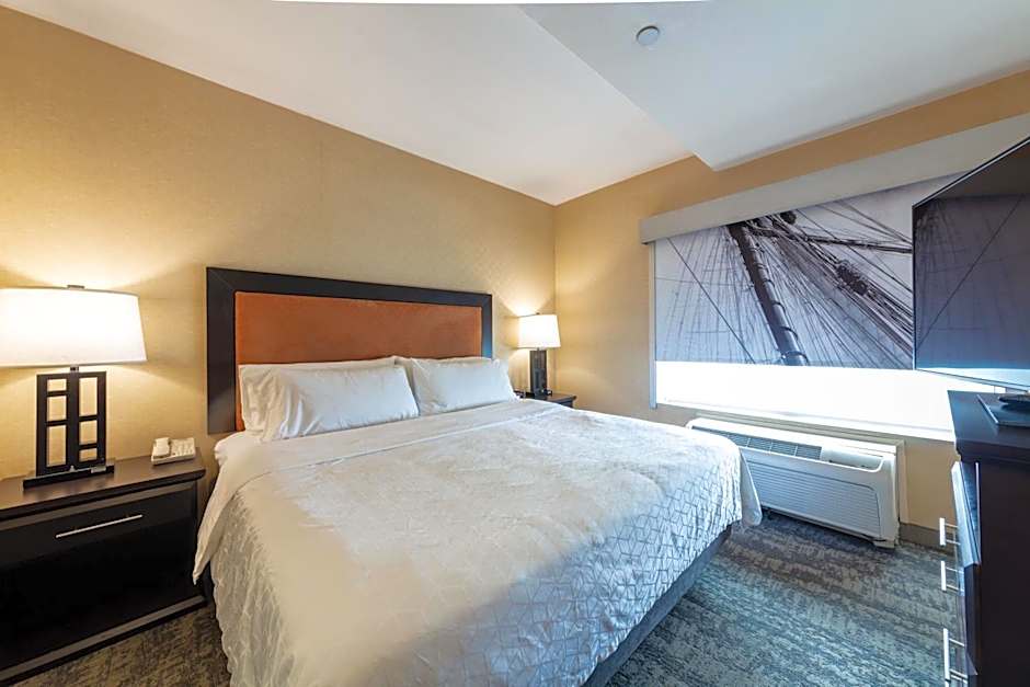 Holiday Inn Express & Suites Riverport Richmond By IHG