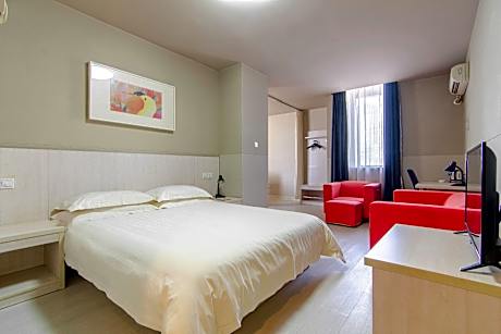 WH - Superior Bed Room