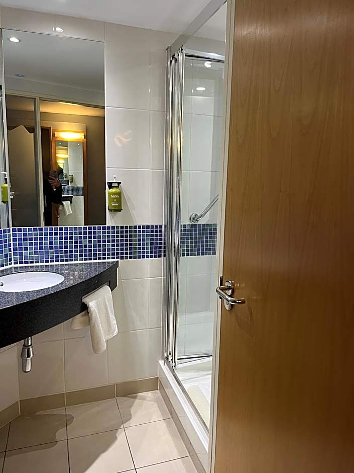 Holiday Inn Express London - Epsom Downs By IHG