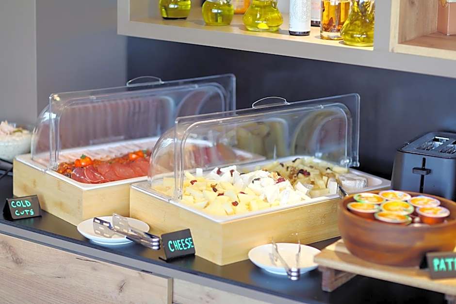 Lumière Hotel Pool & SPA