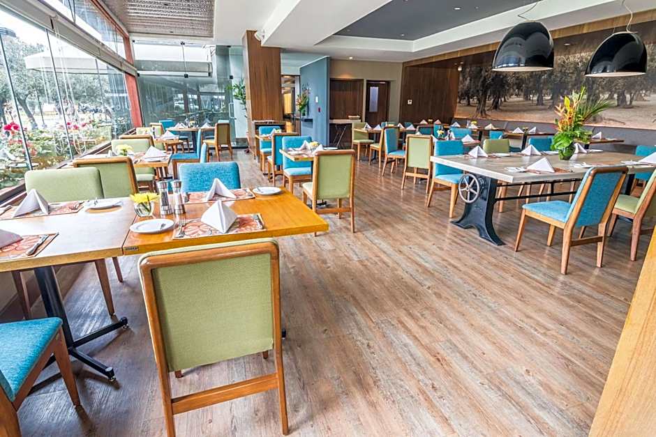 Sonesta Hotel El Olivar