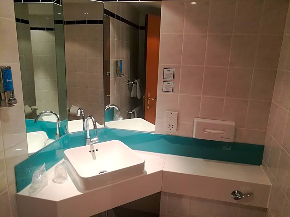 Holiday Inn Express Canterbury By IHG