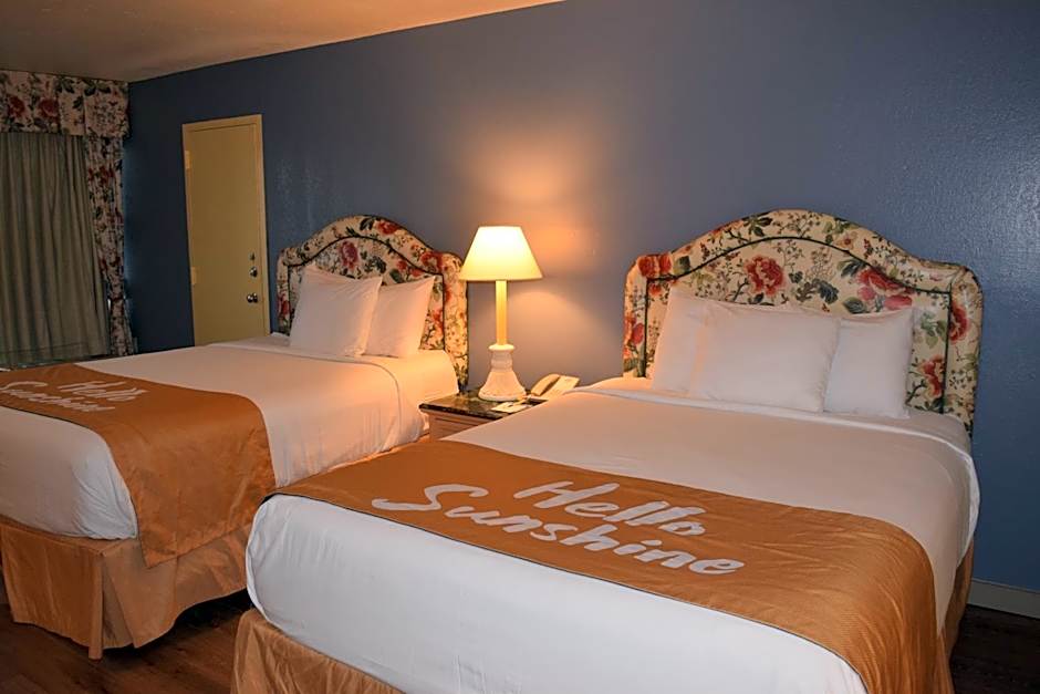 Days Inn by Wyndham Panama City Beach/Ocean Front