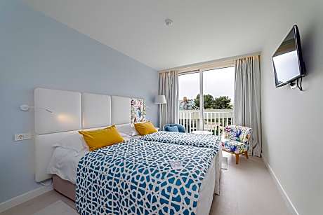 DOUBLE WITH BUNK BED COURTYARD/PARK VIEW WITH FRENCH BALCONY