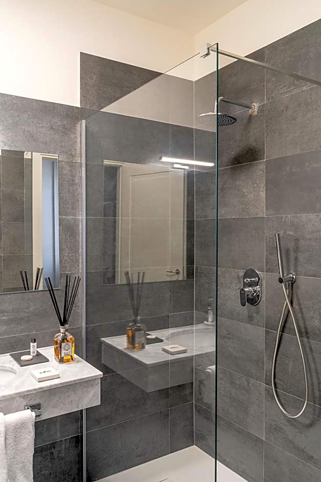 Flom Boutique Hotel
