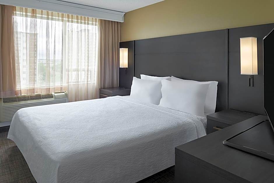 Residence Inn by Marriott London Downtown