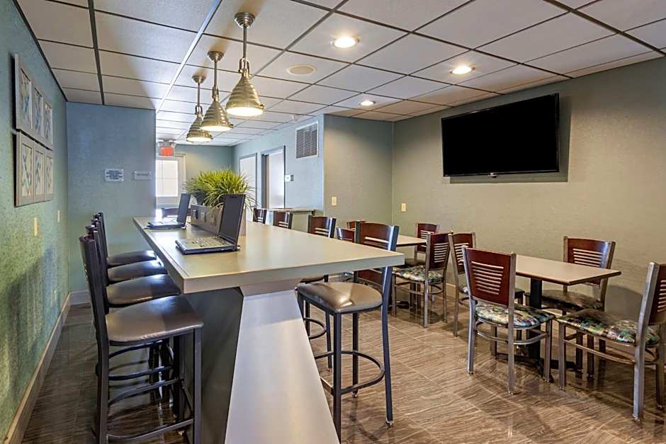 Best Western Plus Woodstock Inn & Suites