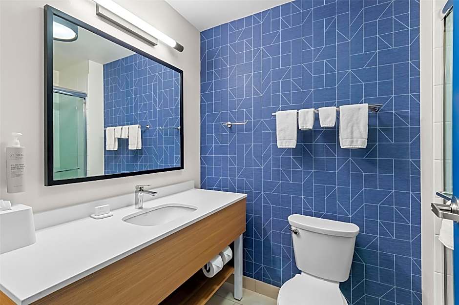 Spark by Hilton Victoria