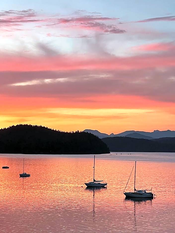 Gracies Grotto Cabin